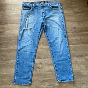 Lucky Brand 221 Straight Distressed Light Blue Wash Men’s Jeans Size 41x30